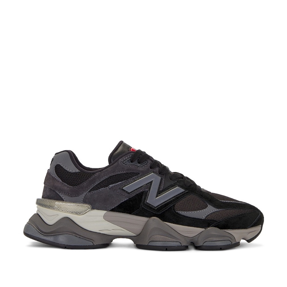 New Balance 9060 NEVER WORN NWT Black and Castlerock